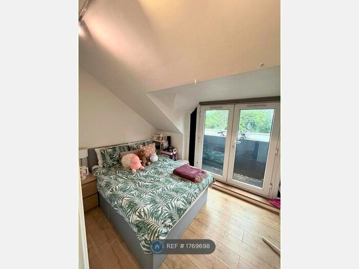 2 Bedroom Flat To Rent In Sunningfields Road, London, NW4