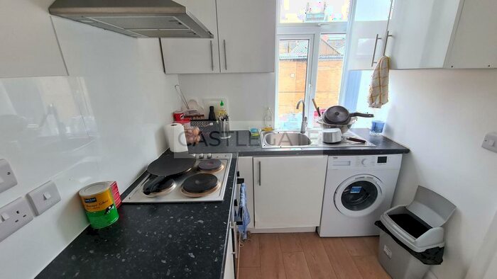 1 Bedroom Flat To Rent In Blacker Road, Huddersfield, HD1
