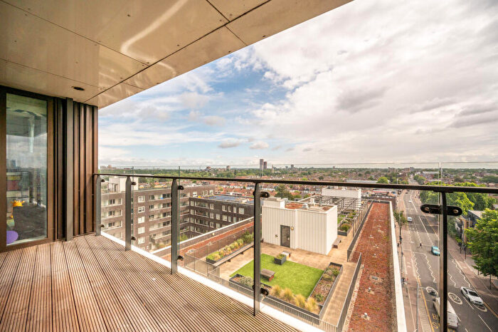 2 Bedroom Flat For Sale In Beck Square, Walthamstow, London, E10