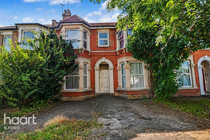1 Bedroom Flat For Sale In Richmond Road, Ilford, IG1