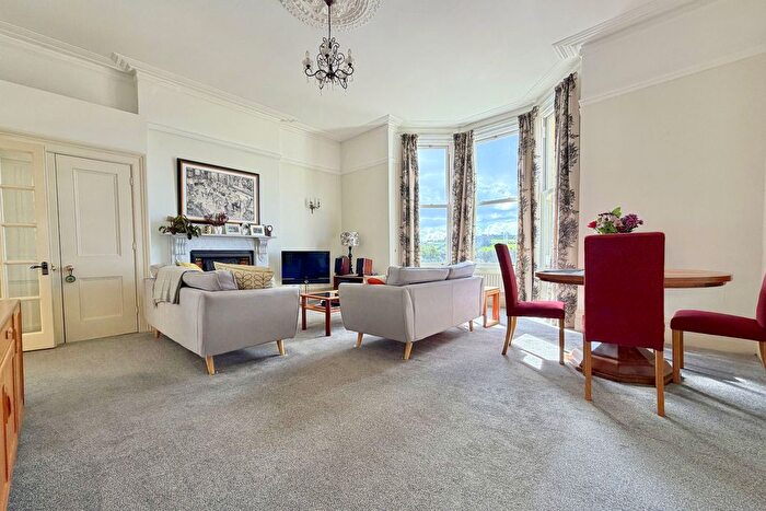 2 Bedroom Flat For Sale In Newbridge Hill, Bath, BA1