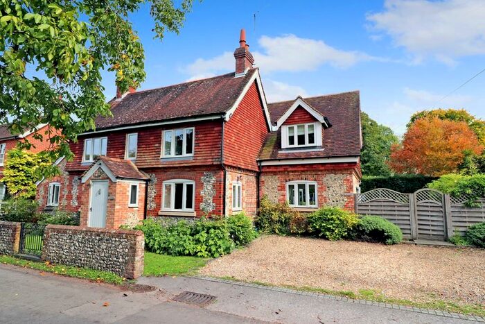 4 Bedroom Detached House For Sale In High Street, Meonstoke, Southampton, SO32