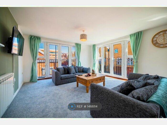 2 Bedroom Flat To Rent In Harrowby Street, Cardiff, CF10