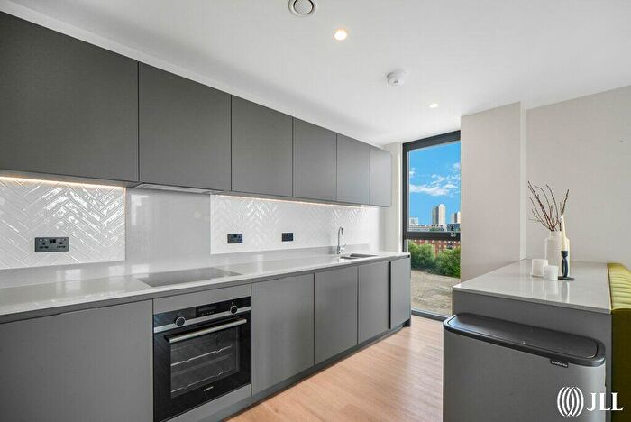 2 Bedroom Flat To Rent In Malt House, Barley Lane, London, E15