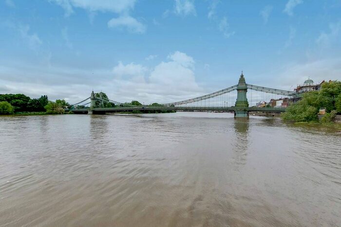 Studio To Rent In Queens Wharf, Hammersmith, London, W6