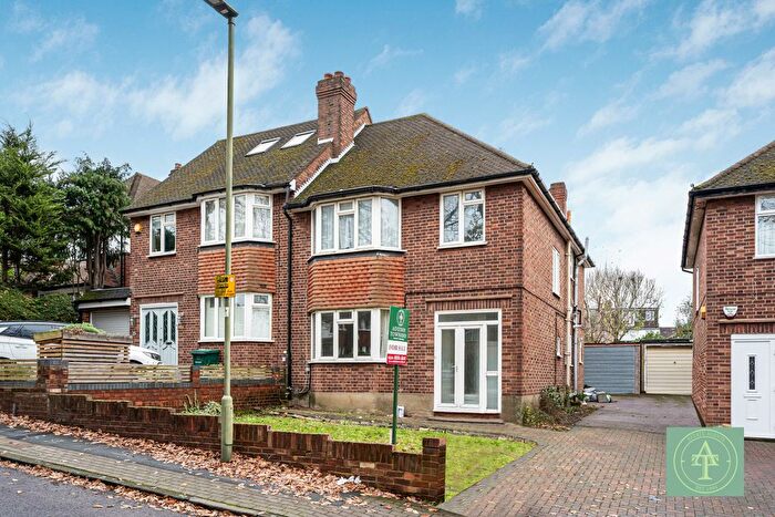4 Bedroom Semi Detached House For Sale In Monkfrith Way, Southgate, London, N14