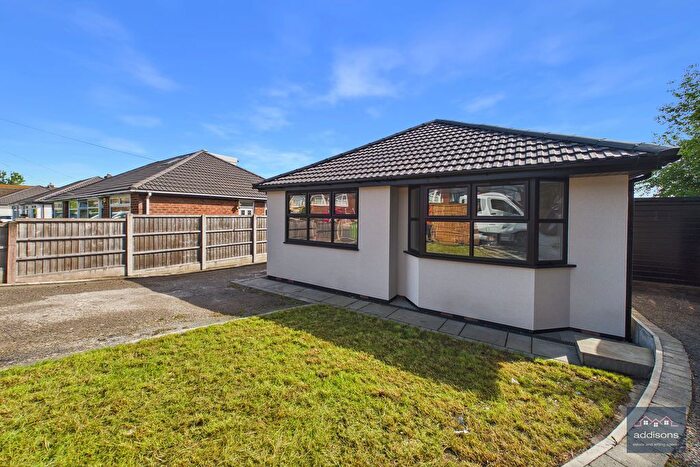 3 Bedroom Detached Bungalow For Sale In Cedar Avenue, Standish, Wigan, WN6