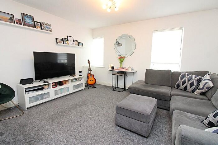 2 Bedroom Maisonette For Sale In Stotfold, Bedfordshire, SG5