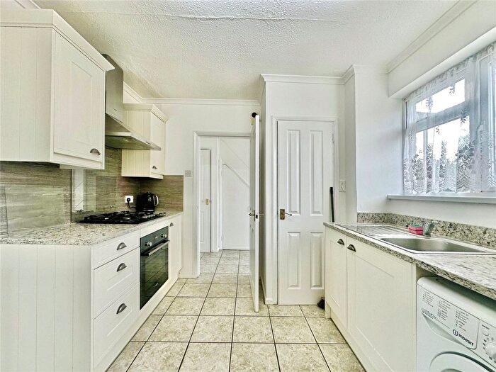 3 Bedroom End Of Terrace House For Sale In Attlee Drive, Dartford, Kent, DA1