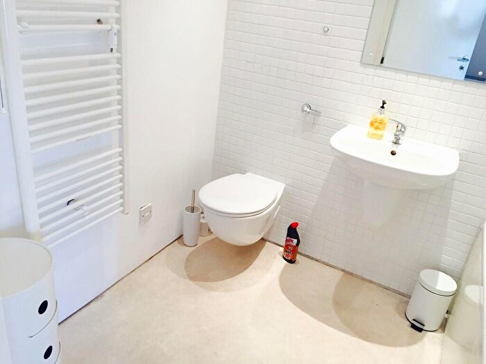 1 Bedroom Apartment For Sale In Timber Wharf, Worsley Street, M15