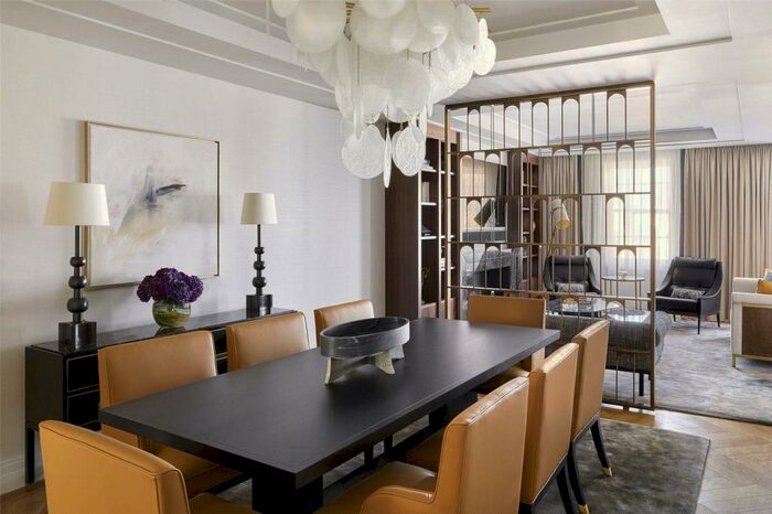 3 Bedroom Apartment To Rent In Trinity Square, London, EC3N