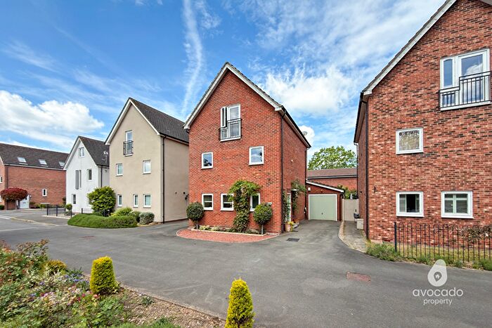 5 Bedroom Detached House For Sale In Hastings View, The Parks, Bracknell, RG12
