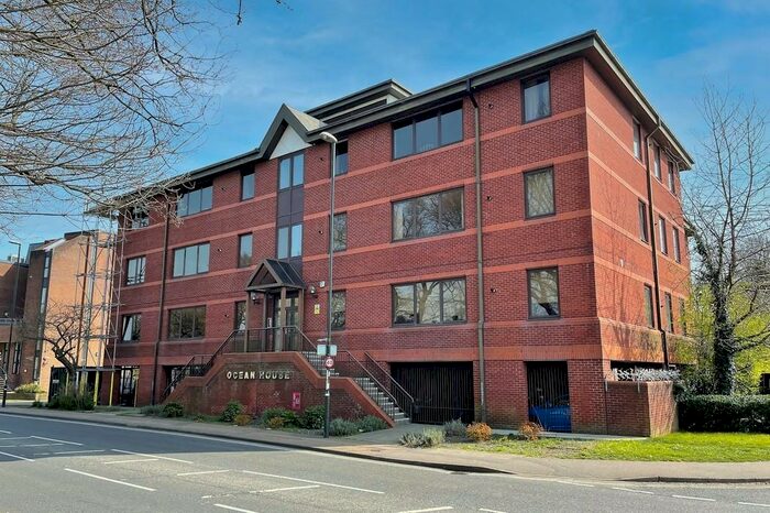 2 Bedroom Apartment To Rent In Three Bridges, Crawley, RH10
