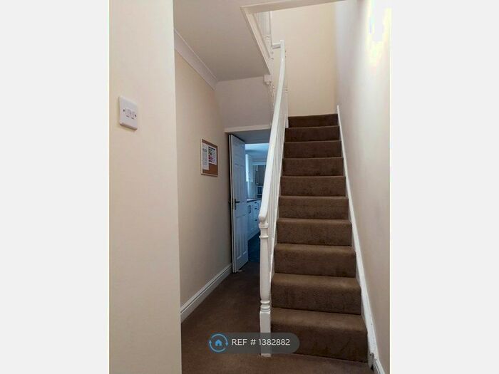 2 Bedroom Terraced House To Rent In Vincent Street, Swansea, SA1