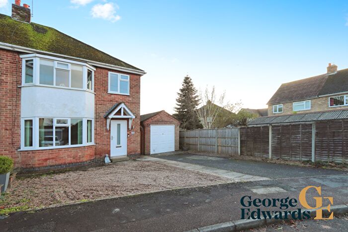3 Bedroom Semi Detached House For Sale In Cophills Close, Measham, Lz., DE12