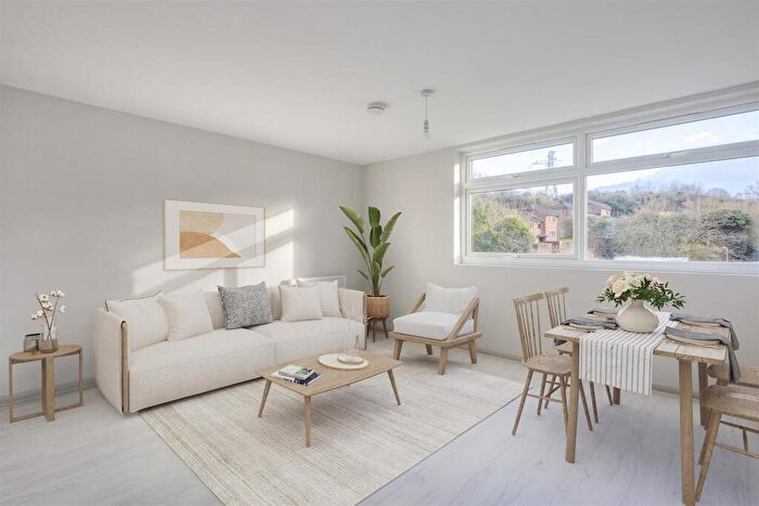 1 Bedroom Apartment To Rent In High Wycombe, Buckinghamshire, HP12