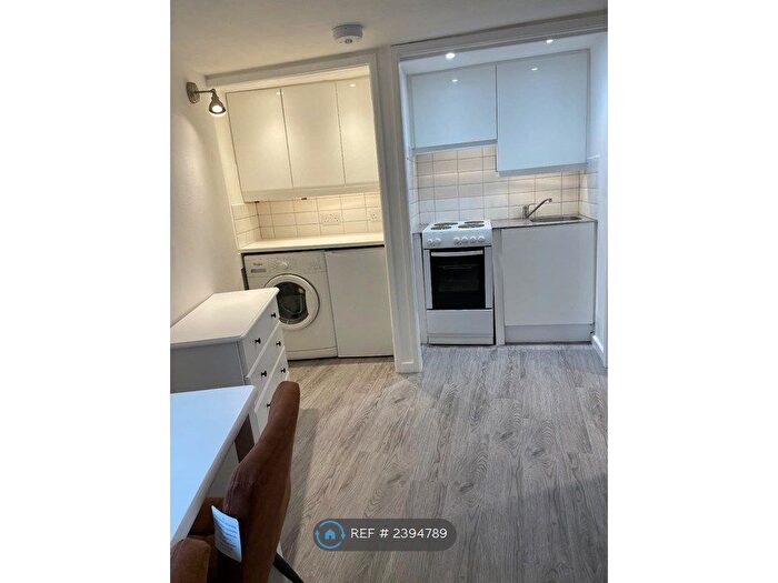 Studio To Rent In Archway Road, London, N6