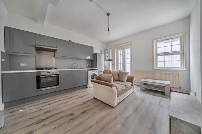 1 Bedroom Flat To Rent In High Street, Abingdon, OX14