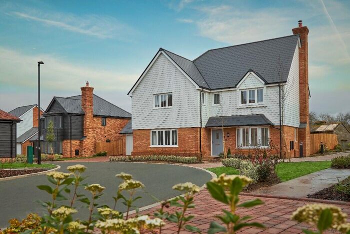 5 Bedroom Detached House For Sale In Sharnal Street, High Halstow, ME3