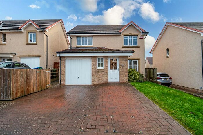 3 Bedroom Detached House For Sale In Millcraig Place, Winchburgh, Broxburn, EH52