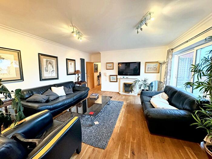 3 Bedroom Flat For Sale In Penthouse, The Atrium, Bury Old Road, Whitefield, M45