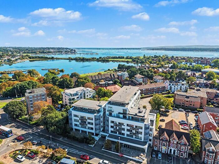 2 Bedroom Flat To Rent In Parkstone Road, Poole, BH15