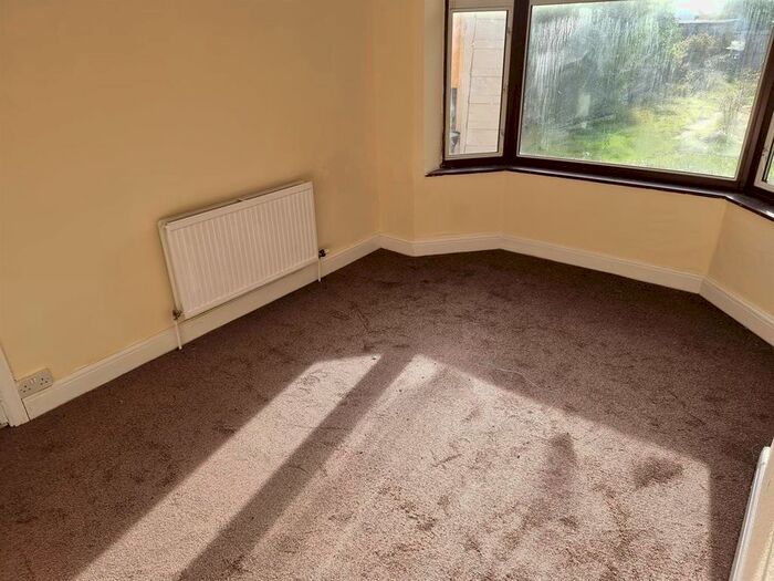 4 Bedroom Semi-Detached House To Rent In Fern Hill Road, Cowley, Oxford OX4