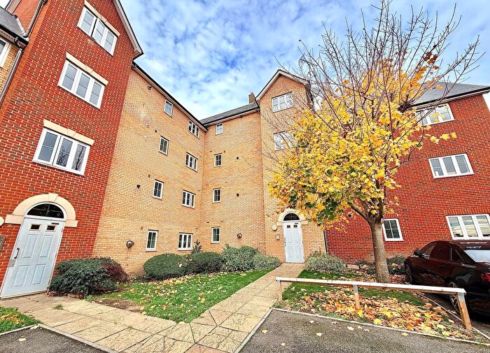 2 Bedroom Flat To Rent In Malyon Close, CM7