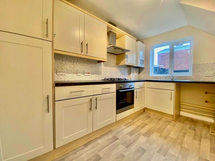 2 Bedroom Maisonette To Rent In St. Annes Road, Southampton, SO19