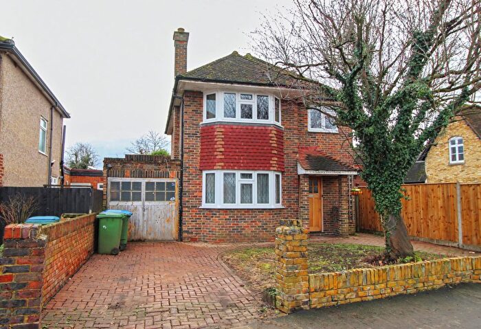 3 Bedroom Detached House To Rent In Stuart Avenue, Walton-On-Thames, KT12