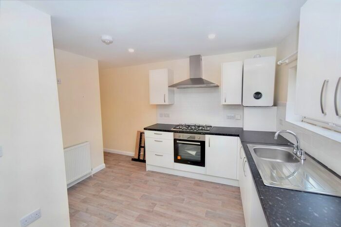 5 Bedroom Flat To Rent In New Street, Ashford, TN24
