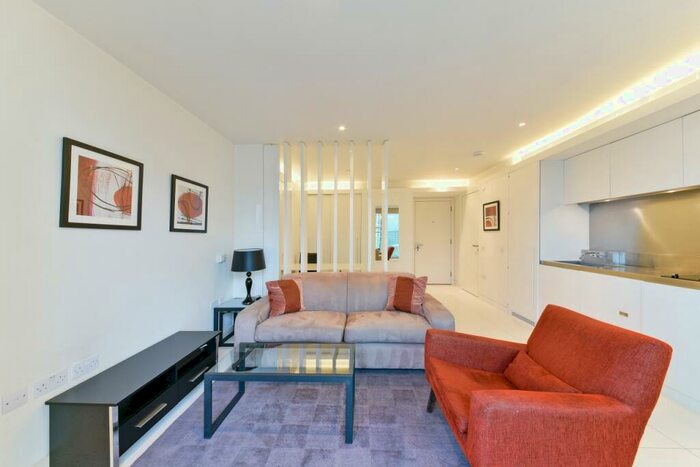 Flat To Rent In Pan Peninsula Square, Canary Wharf, London, E14