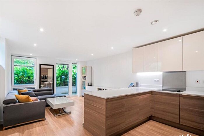 3 Bedroom Flat To Rent In Endeavour House, Ashton Reach, SE16