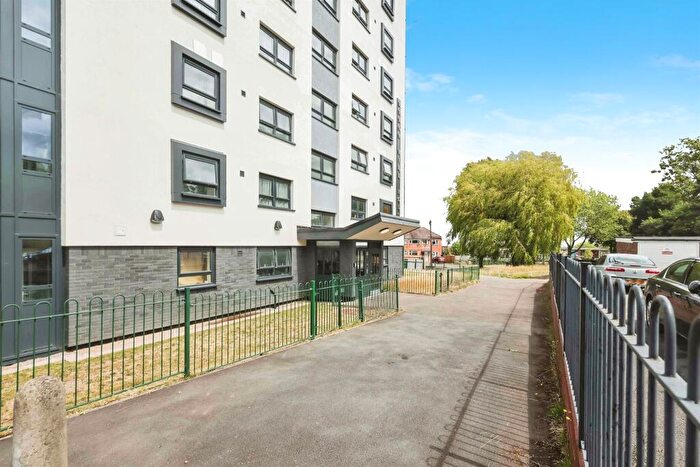 2 Bedroom Flat For Sale In Field Lane, Bartley Green, Birmingham, B32