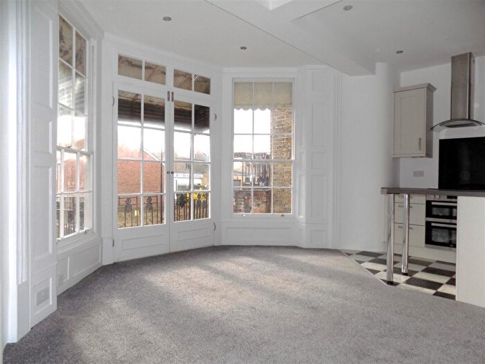 1 Bedroom Flat For Sale In High Street, Ramsgate, CT11