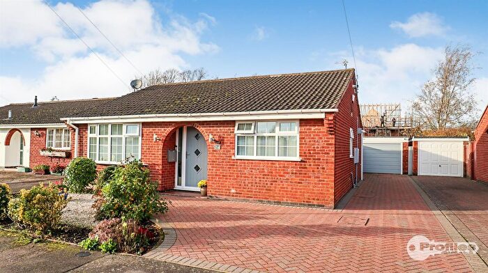 3 Bedroom Detached Bungalow For Sale In Lupin Close, Burbage, Hinckley, LE10
