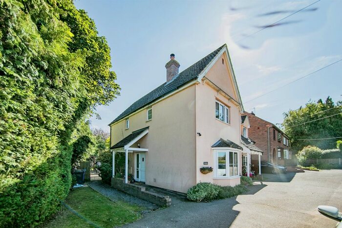 3 Bedroom Semi-Detached House For Sale In Sandy Lane, Sudbury, CO10