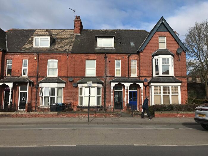 5 Bedroom Block Of Apartments For Sale In Holderness Road, Hull, HU8