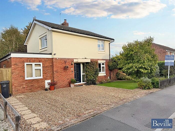 3 Bedroom Detached House For Sale In Lea Road, Sonning Common, RG4