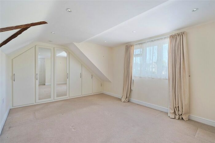 2 Bedroom Semi-Detached Bungalow For Sale In Frampton Drive, Broadway, WR12