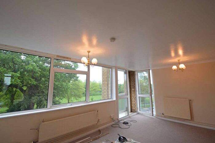 2 Bedroom Flat To Rent In Bedfont Road, Feltham, TW13
