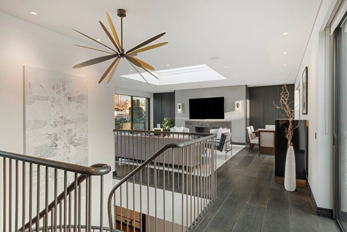 3 Bedroom Flat To Rent In Cheval Place, Knightsbridge, London, United Kingdom, SW7
