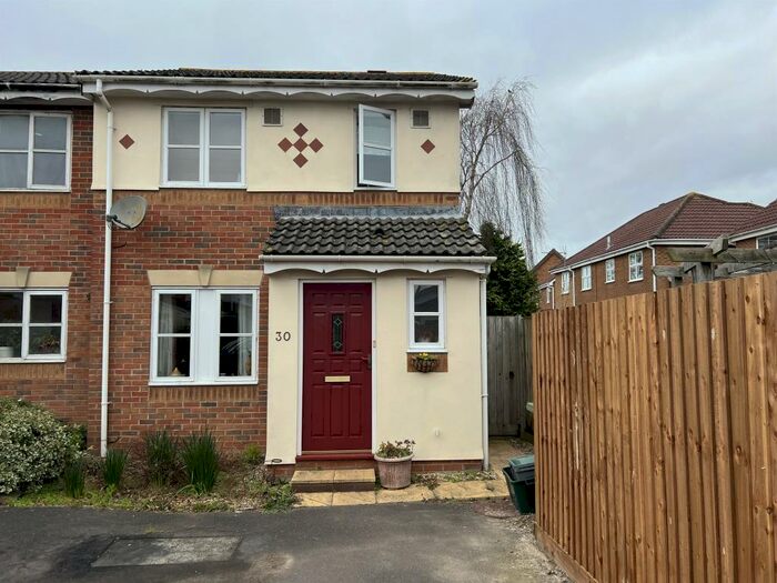 3 Bedroom End Of Terrace House For Sale In Cranmoor Green, Pilning, BS35