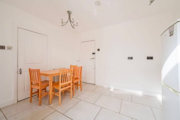 5 Bedroom Property To Rent In White Hart Lane, Tottenham, London, N17