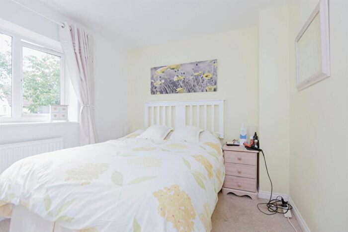 2 Bedroom End Of Terrace House For Sale In Glebelands Road, Leicester, LE4