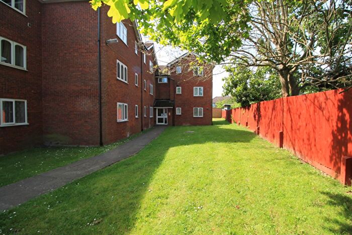 1 Bedroom Flat To Rent In Vicarage Close, Northolt, UB5