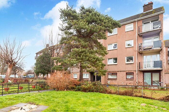 2 Bedroom Flat For Sale In / Ardshiel Avenue, Clermiston, Edinburgh, EH4