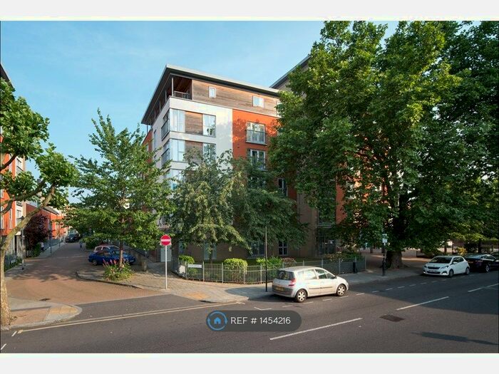 2 Bedroom Flat To Rent In Bow, London, E3
