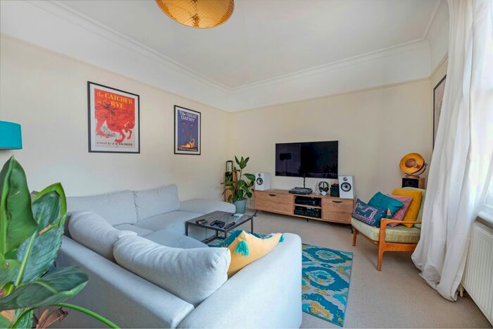 2 Bedroom Flat To Rent In Old York Road, London, SW18