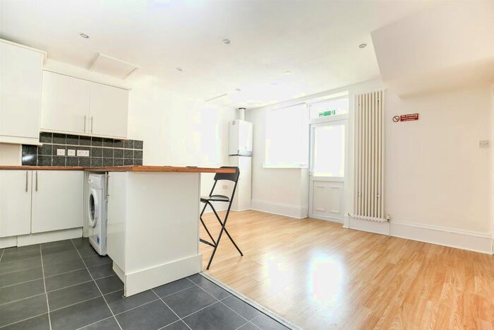 3 Bedroom Terraced House To Rent In Beaconsfield Street, Arthurs Hill, Newcastle Upon Tyne, NE4